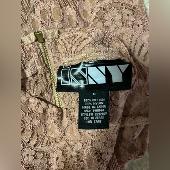 Mock neck lace sleeveless blouse, size S - Picture 8 of 8